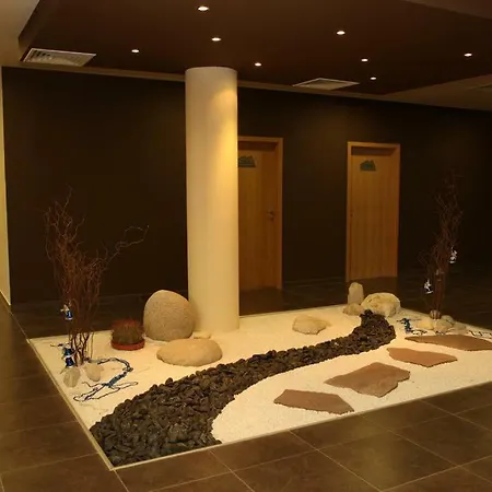 Аспен Голф Апартаменти 酒店 *